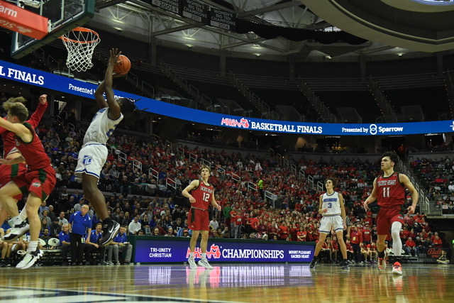 Mount Pleasant Sacred Heart vs Tri-Unity Christian -- Scott Hasse4